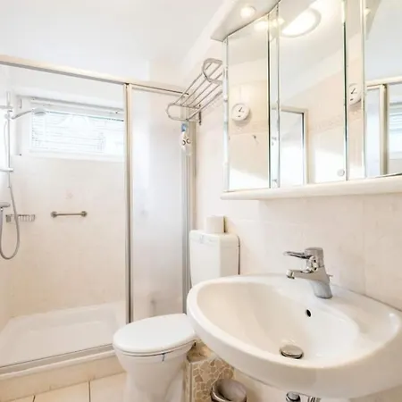 Domizil Strandburg App 6 *